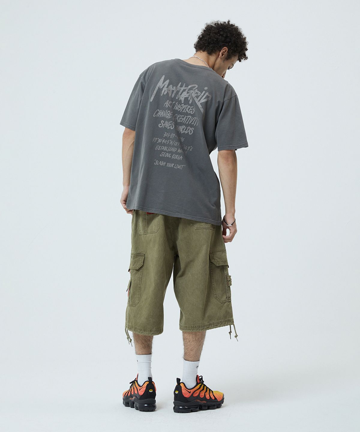 마하그리드(MAHAGRID) PIGMENT GRAFFITI LOGO TEE CHARCOAL(MG2GMMT507A)