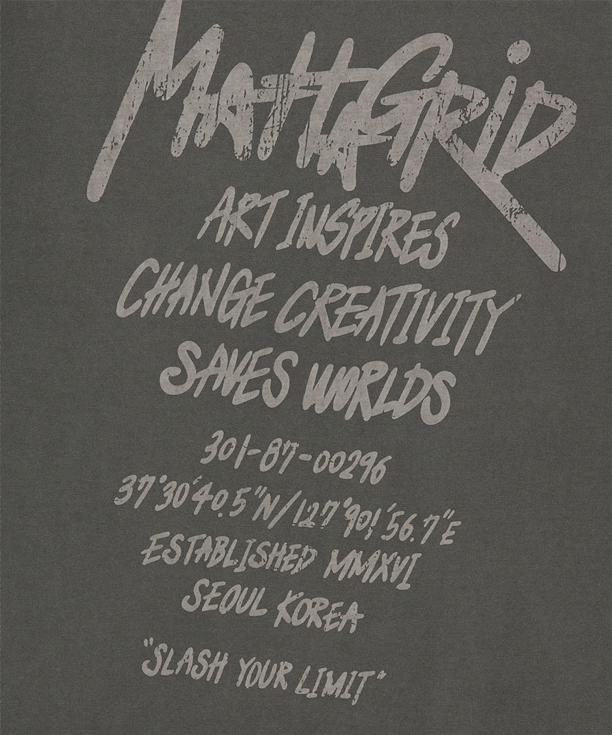 마하그리드(MAHAGRID) PIGMENT GRAFFITI LOGO TEE CHARCOAL(MG2GMMT507A)