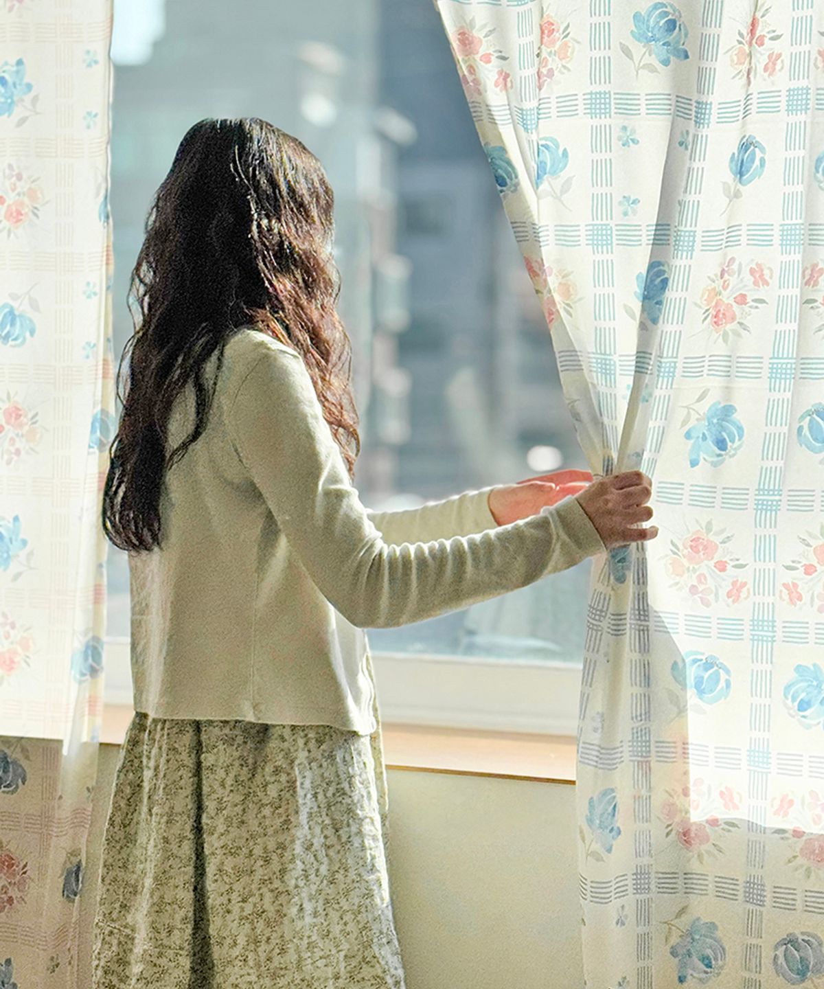 러움(RUGUM) 블루밍그리드 쉬폰 커튼