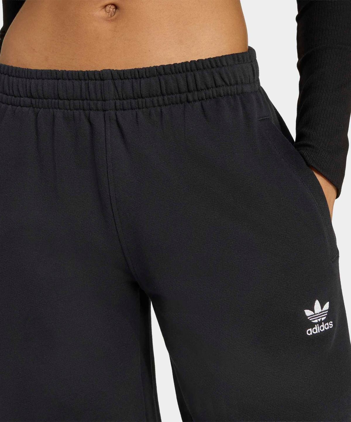 아디다스(ADIDAS) 에센셜 프렌치 테리 롱 숏 팬츠 - 블랙 / KC9165