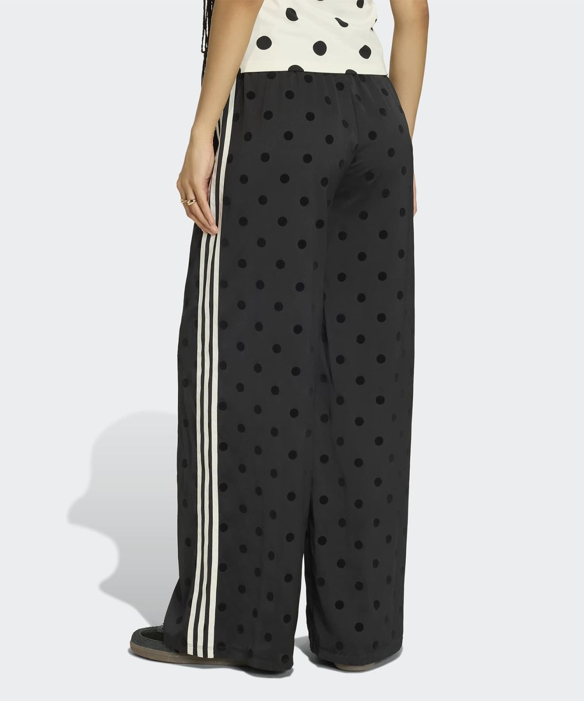 아디다스(ADIDAS) 새틴 폴카 닷 와이드 레그 팬츠 - 블랙 / KV1169