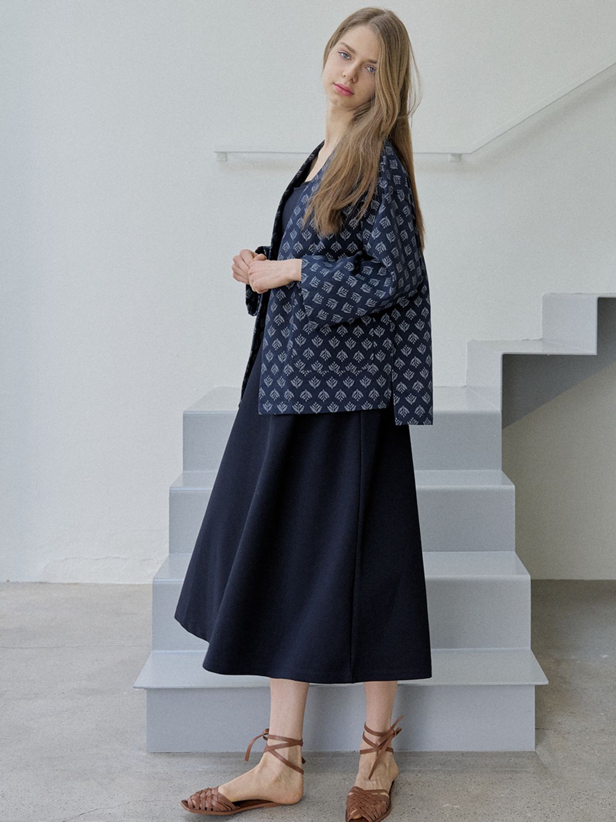 아방(AVANT-G) Leaf Pattern Navy Robe Jacket - NAVY