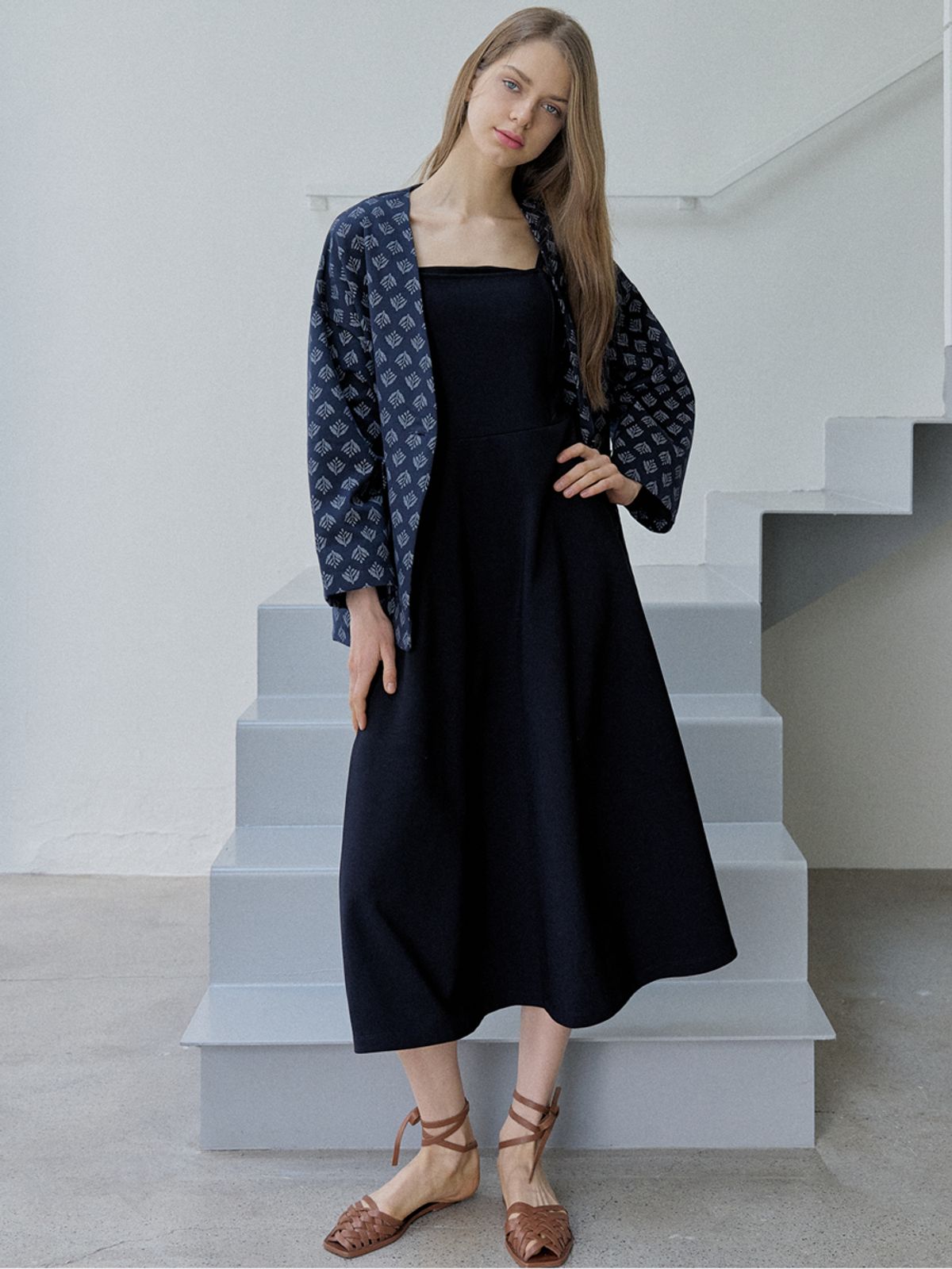 아방(AVANT-G) Leaf Pattern Navy Robe Jacket - NAVY