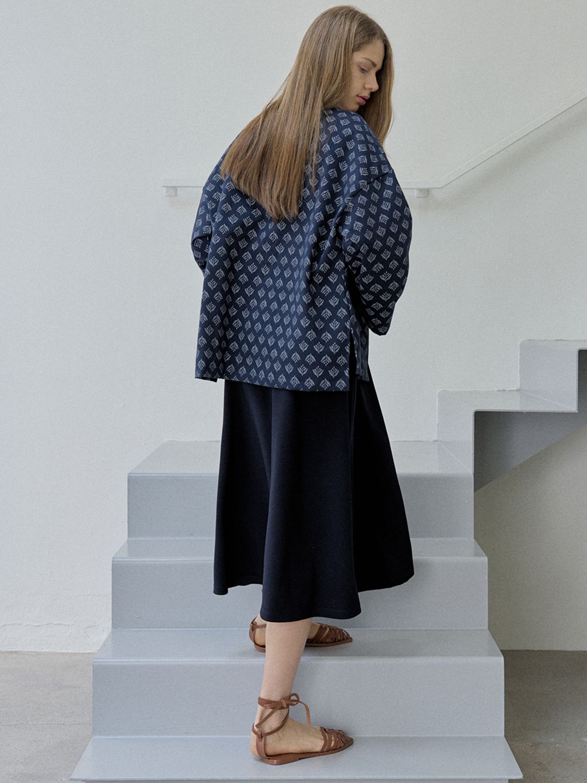아방(AVANT-G) Leaf Pattern Navy Robe Jacket - NAVY