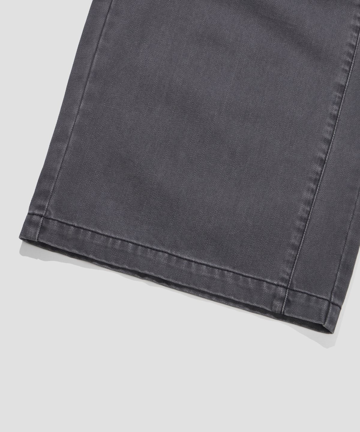 에이지오디(AGOD) 벨티드 인시전 코튼 버뮤다 팬츠 [차콜]