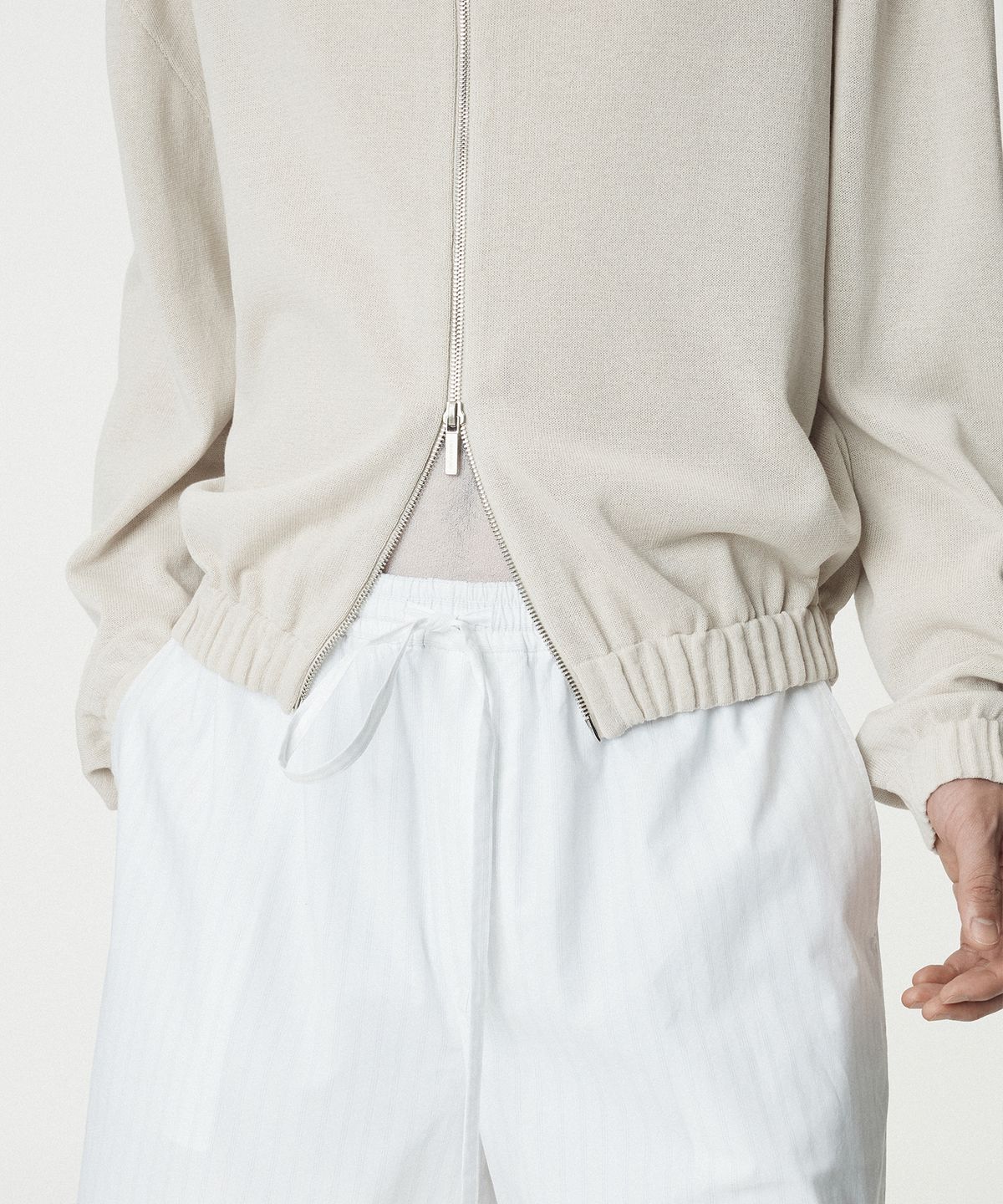 우마뭉(UMARMUNG) Fine cotton high neck zip-up jacket_Porcelain