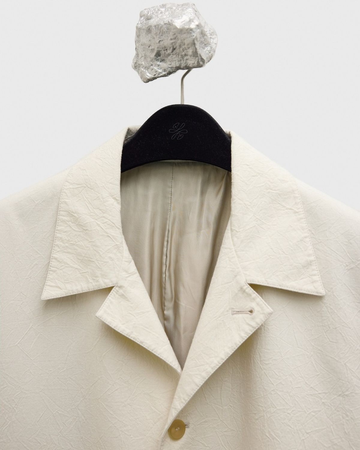 유스(YOUTH) Creased Midi Jacket - Ecru