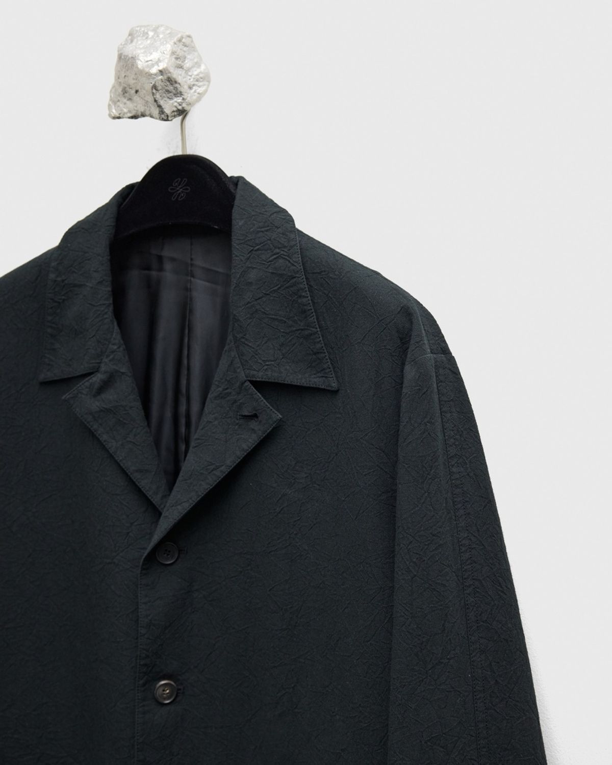 유스(YOUTH) Creased Midi Jacket - Black