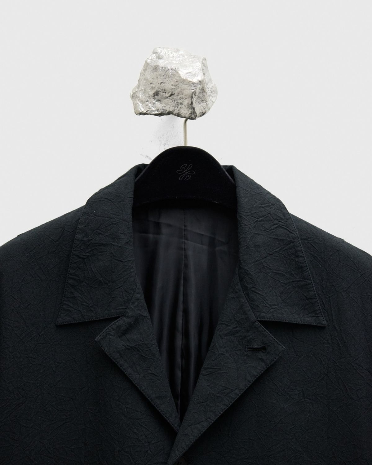 유스(YOUTH) Creased Midi Jacket - Black