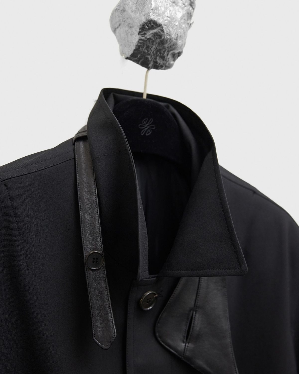 유스(YOUTH) Fine Wool Maxi Coat - Black