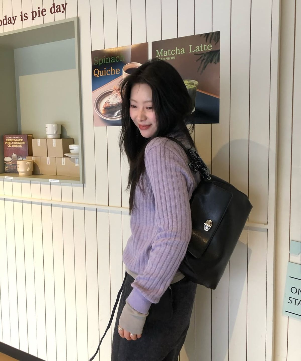 아위(AHWE) 모헤어 블렌드 슬림 폴로 니트_라이트 퍼플