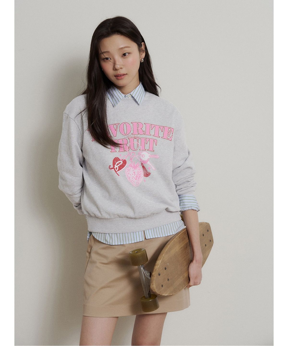 빈폴 레이디스(BEANPOLE LADIES) [B. my] 그래픽 오버핏 스웨트 셔츠 - 그레이 (BF6241N013)
