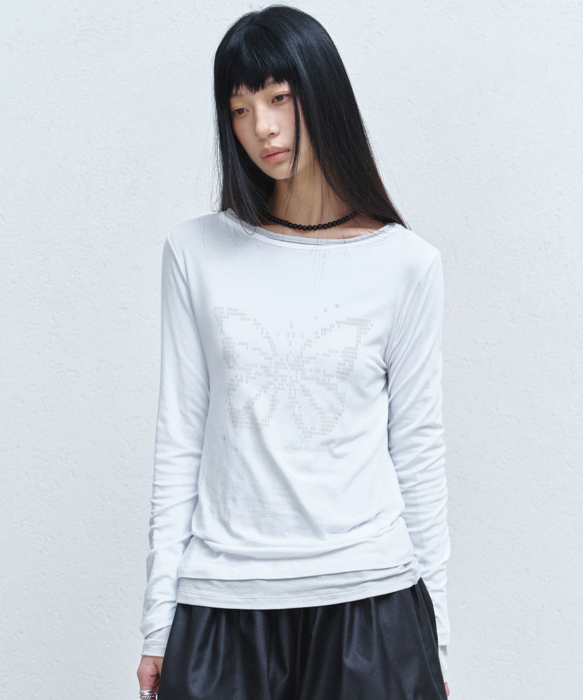 닉앤니콜(NICK&NICOLE) PIXEL BUTTERFLY GRAPHIC TOP_WHITE