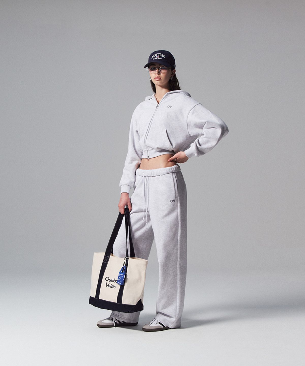 아웃도어 보이스(OUTDOOR VOICES) OV LOGO SWEATPANTS (LIGHT HEATHER GRAY)