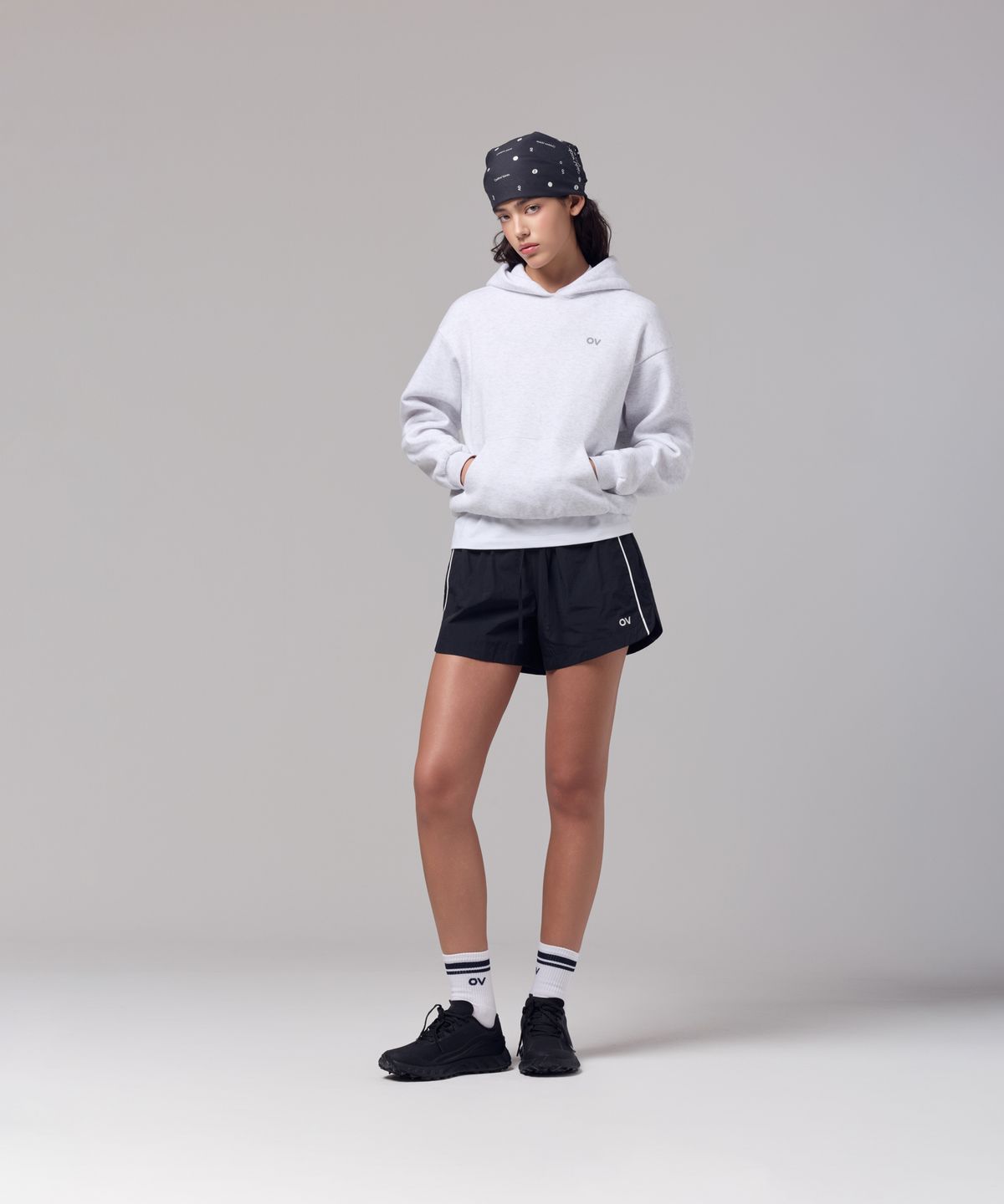 아웃도어 보이스(OUTDOOR VOICES) OV LOGO SWEAT HOODIE (LIGHT HEATHER GRAY)