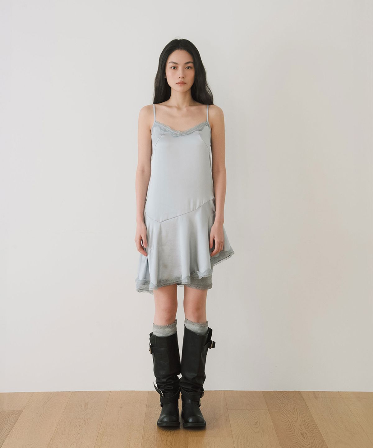 이어닝(YEARNING) LACE SHIRRING SLIP MINI DRESS, LIGHT BLUE