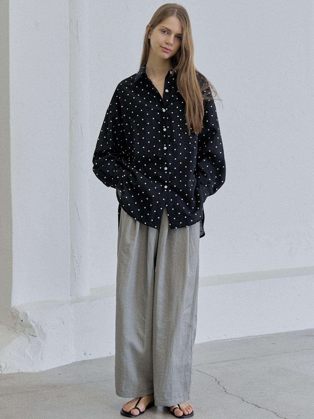 아방(AVANT-G) Dot Linen Overfit Shirt - BLACK
