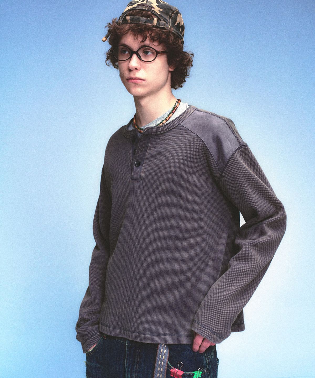 메인부스(MAINBOOTH) Washed Henley T-shirt(CHARCOAL)