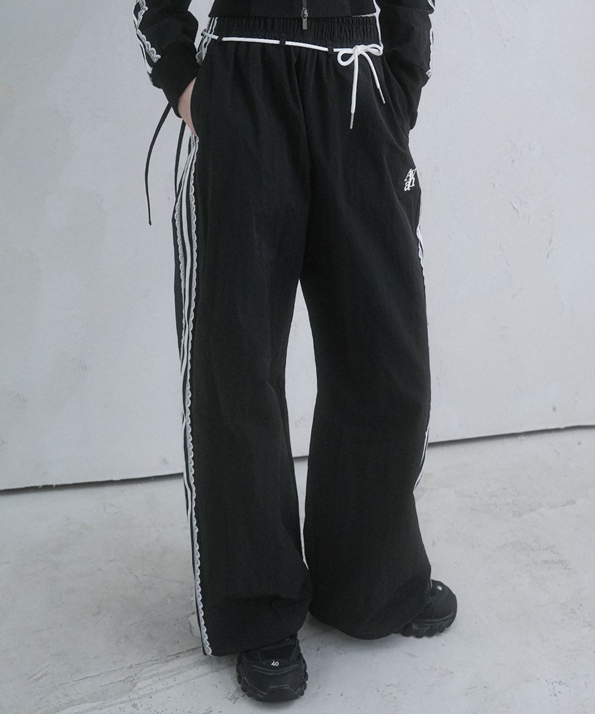 어반드레스(AVANDRESS) [SET] Race Line Wind Jumper + Race Line Pants