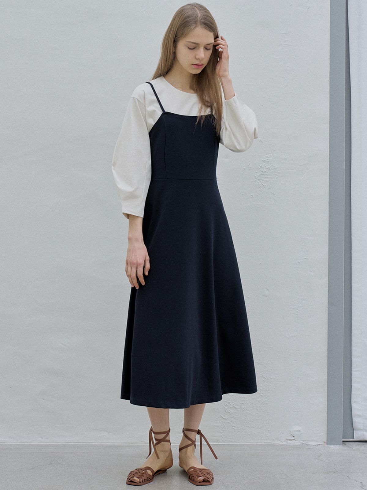 아방(AVANT-G) Wave Sleeve Round T-shirt - IVORY