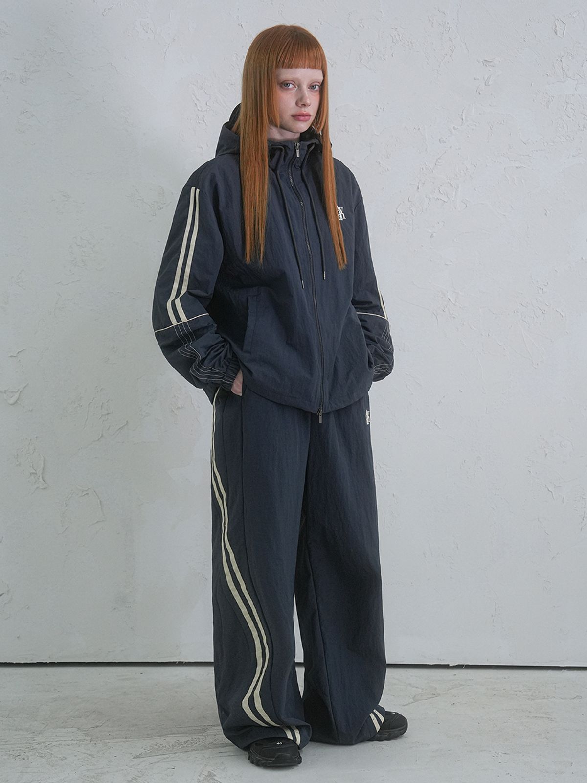 어반드레스(AVANDRESS) [SET] Stitch Track Nylon Jumper + Stitch Track Nylon Pants