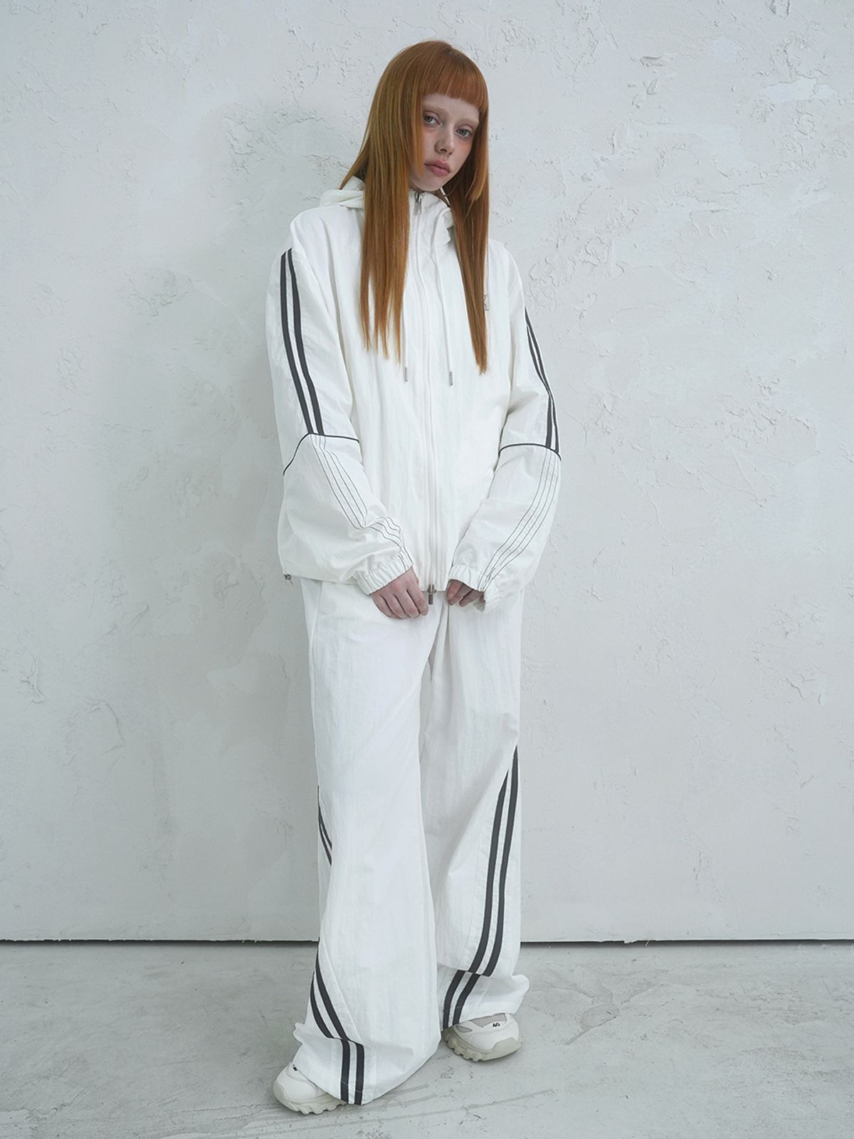 어반드레스(AVANDRESS) [SET] Stitch Track Nylon Jumper + Stitch Track Nylon Pants