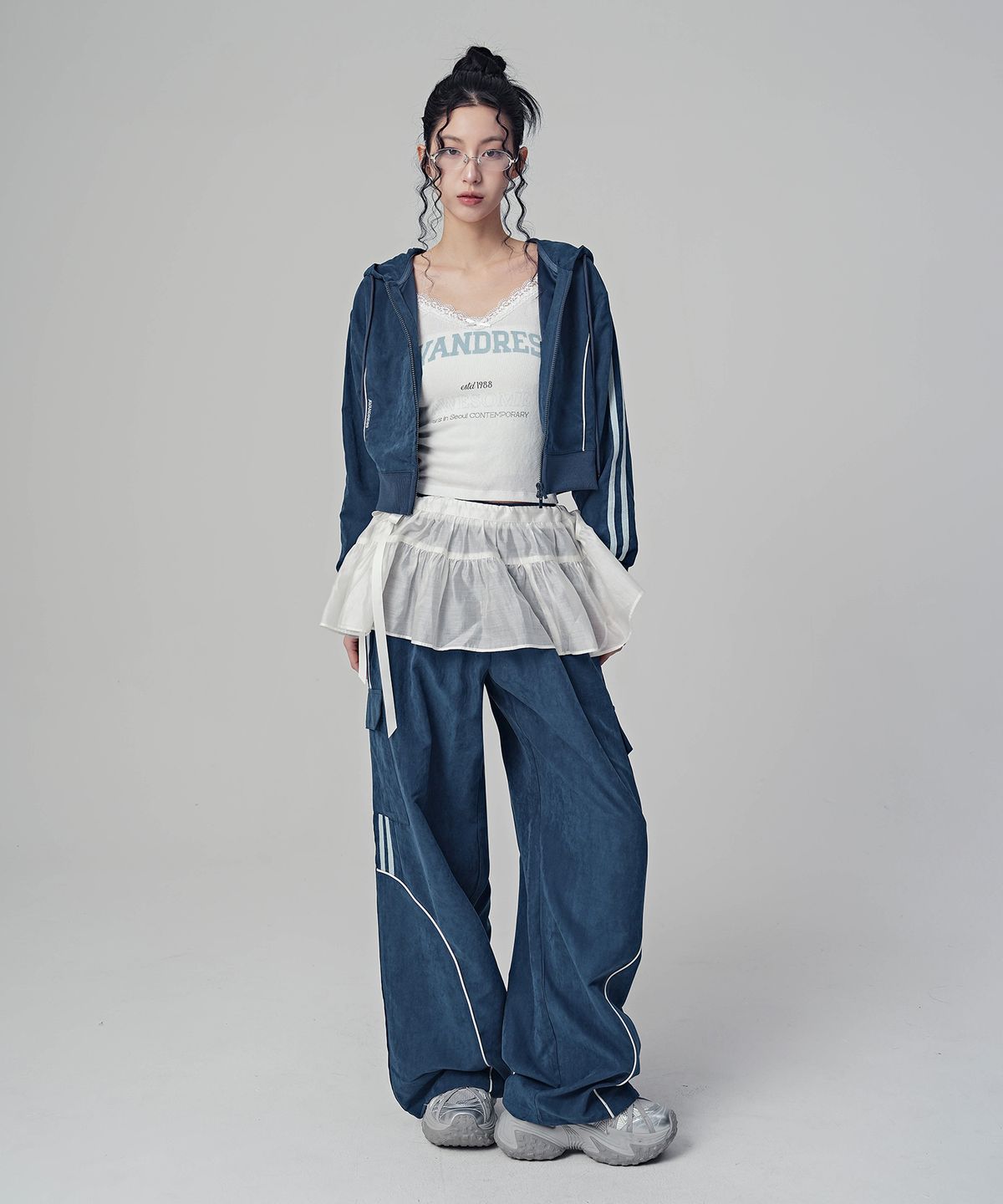어반드레스(AVANDRESS) [SET] Bliss Crop Hood Zip-up + Unisex Bliss Suede Wide Pants