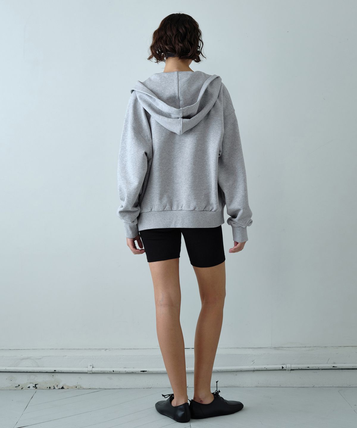 시메트릭 퍼센트(SYMMETRICPERCENT) Logo Zip-up Hoodie / Melange Grey