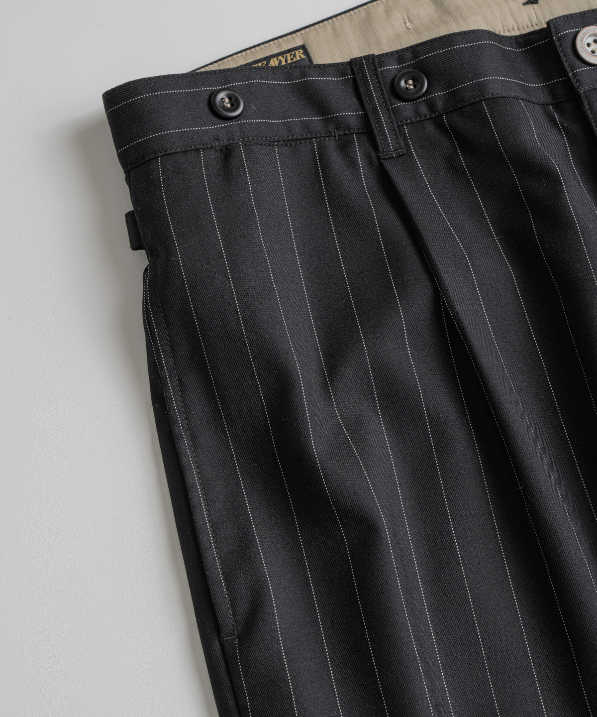 비헤비어(BEHEAVYER) SUMMER WOOL CLASSIC TROUSERS black