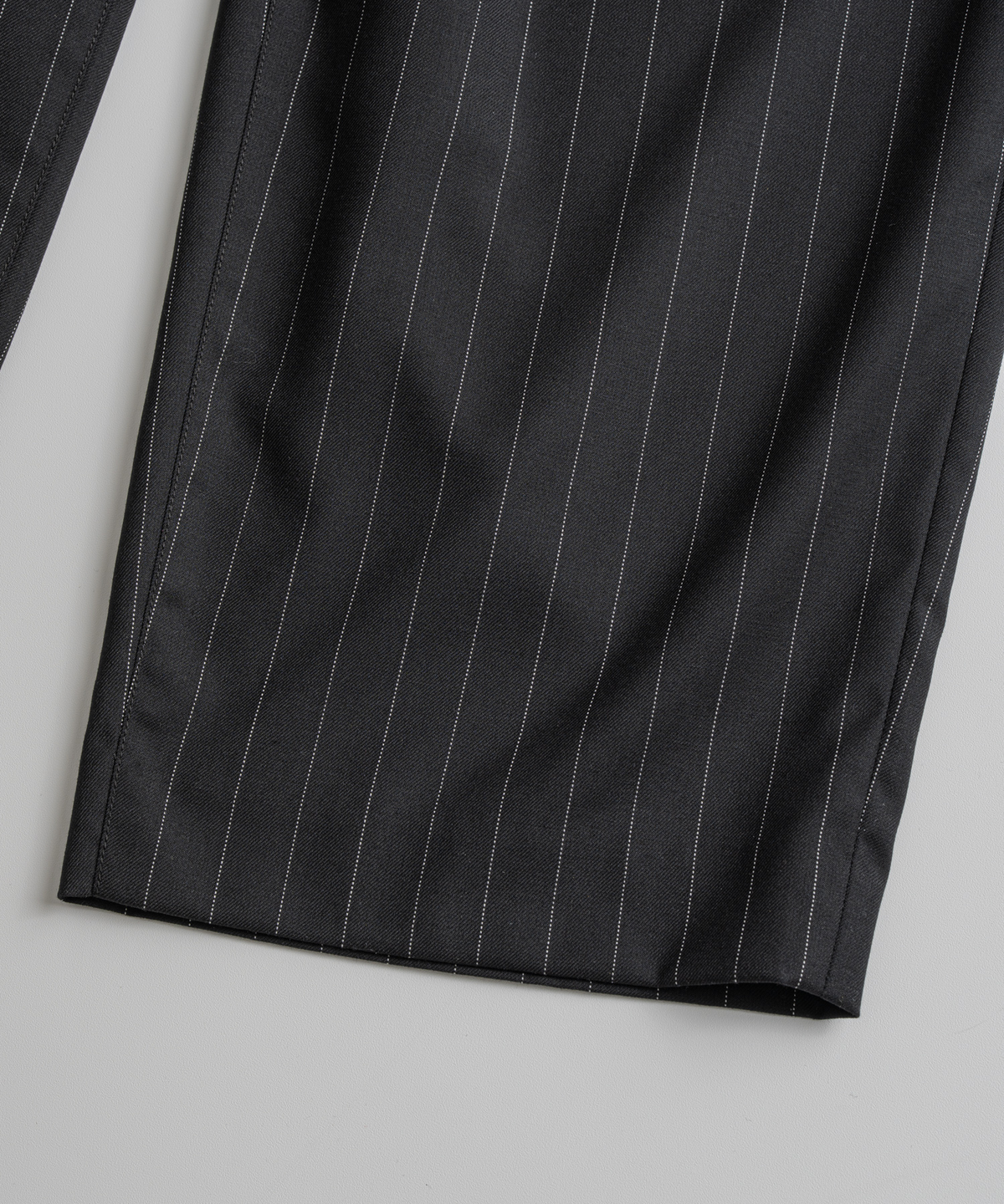 비헤비어(BEHEAVYER) SUMMER WOOL CLASSIC TROUSERS black