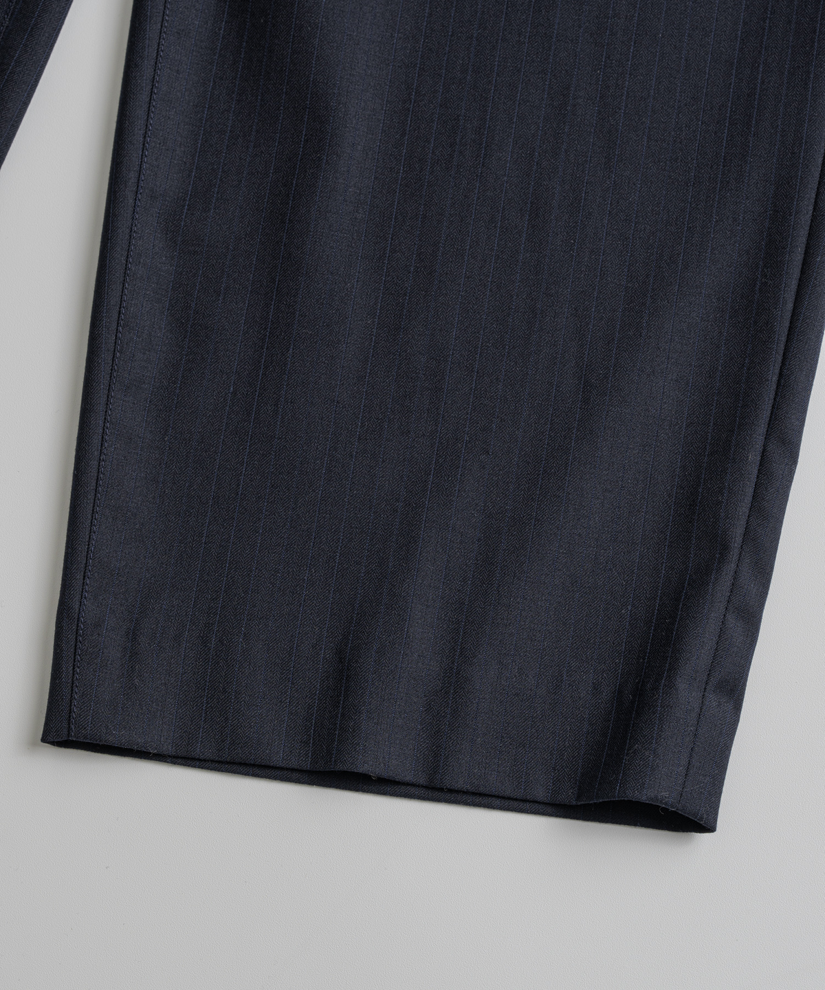 비헤비어(BEHEAVYER) SUMMER WOOL CLASSIC TROUSERS d.navy