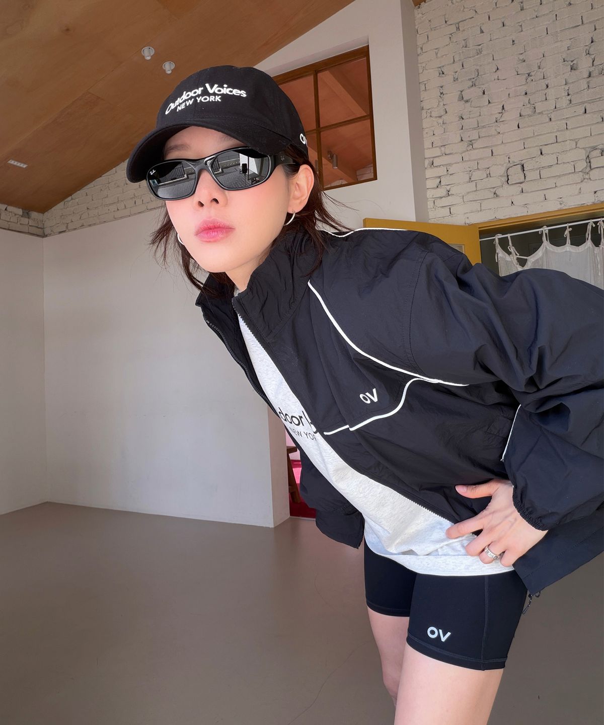 아웃도어 보이스(OUTDOOR VOICES) OV LOGO NYLON TRACK JACKET (BLACK)