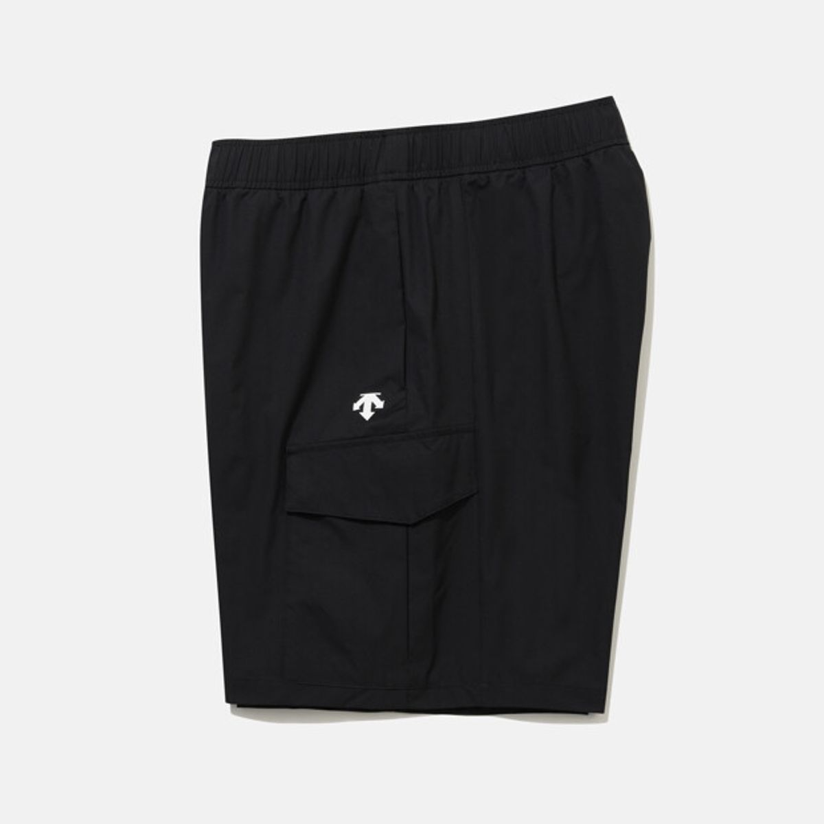 데상트(DESCENTE) 스트레치 7.5인치 우븐 카고 쇼츠 블랙 SR221UHP44