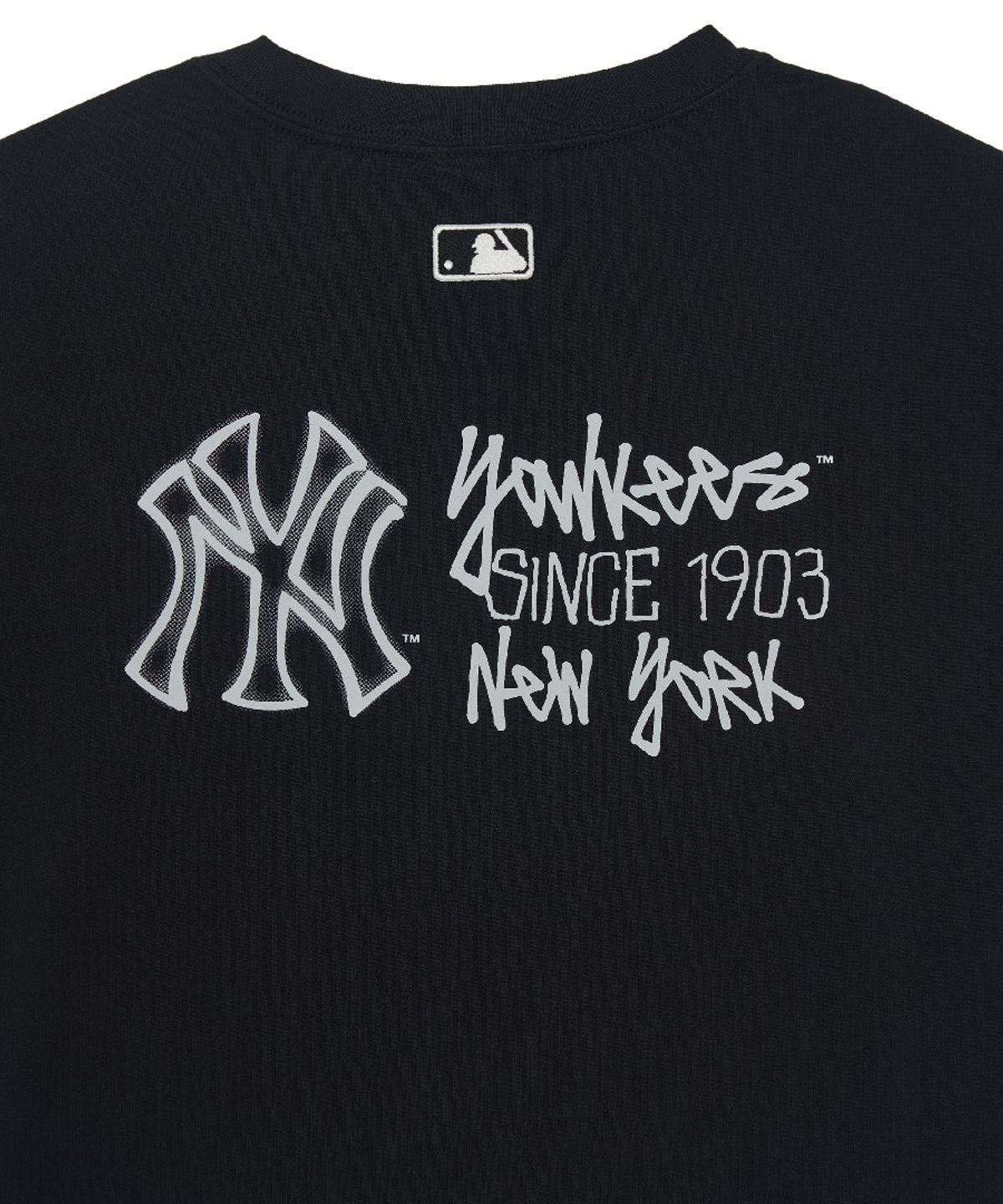 엠엘비(MLB) 베이직 등판 스트릿 로고 오버핏 반팔 티셔츠 NY (Black)