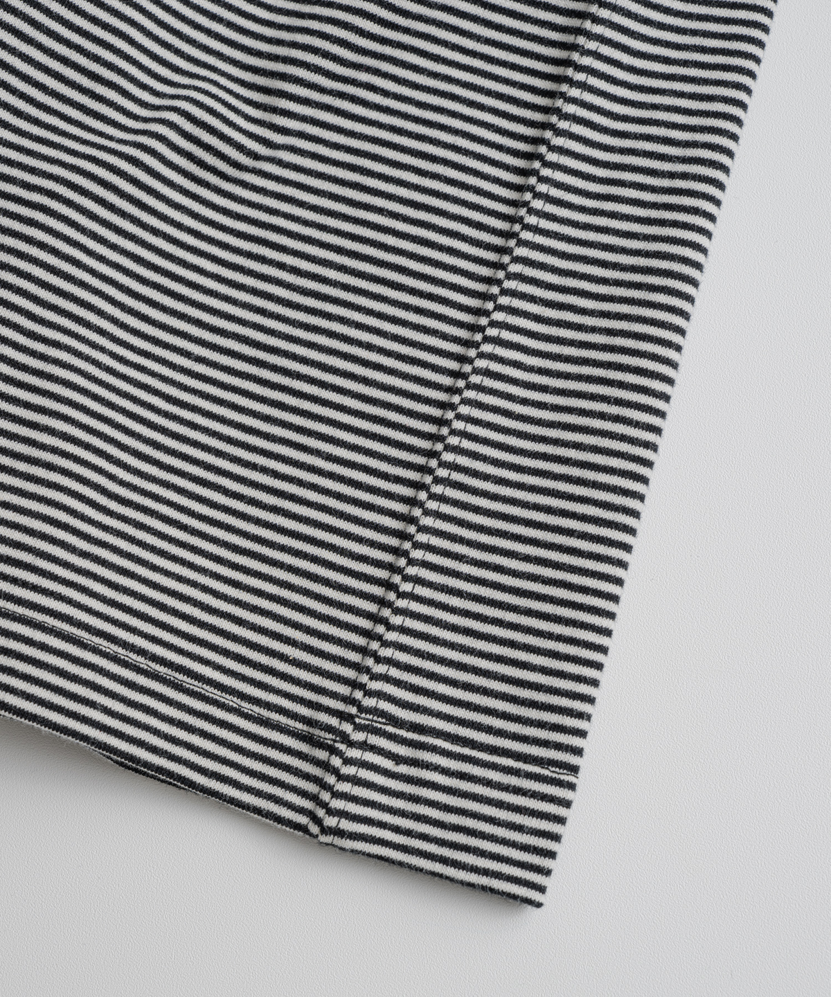 비헤비어(BEHEAVYER) CREWNECK STRIPE L/S SHIRTS oatmeal/black