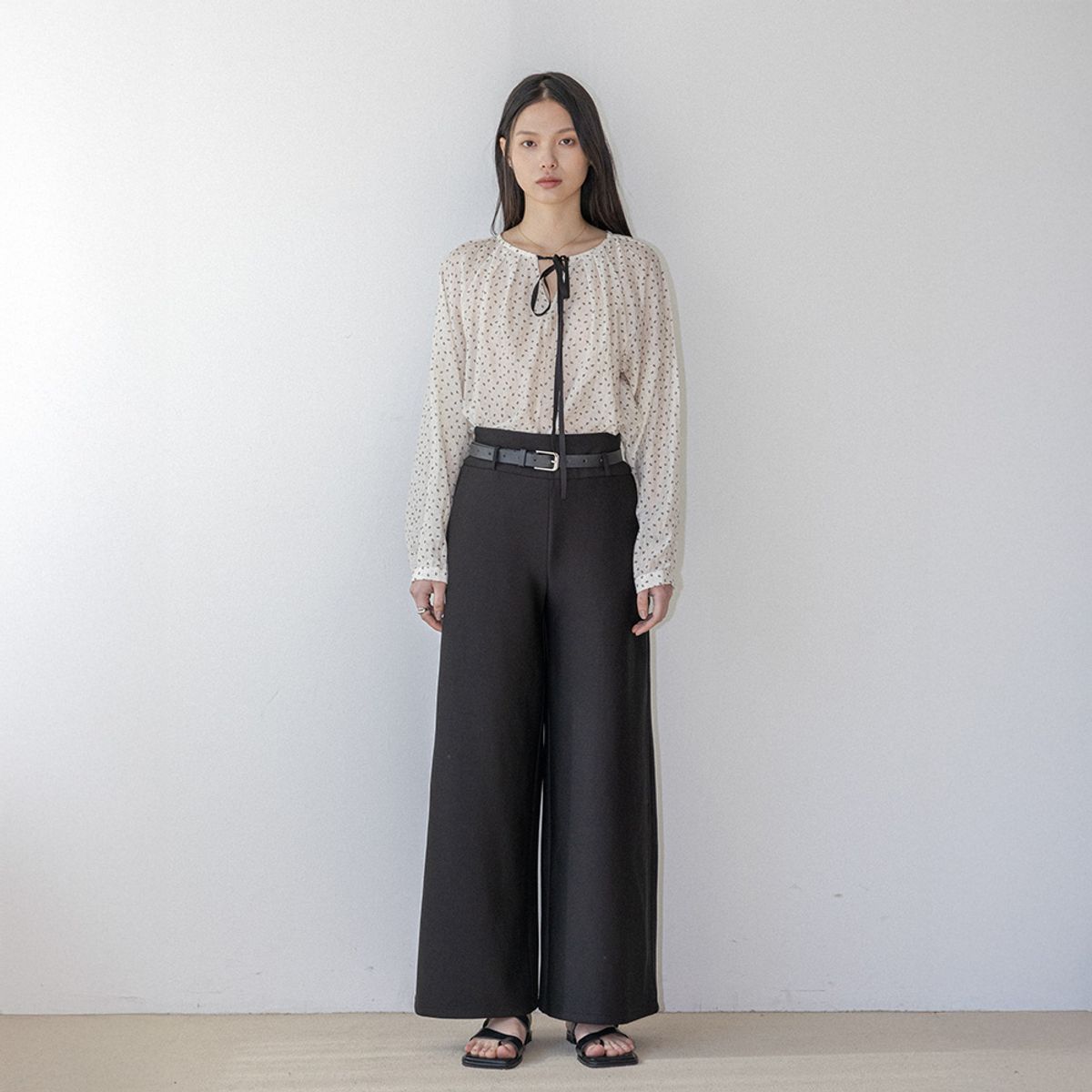랭썬(LANGSON) LS_Ribbon tie flower blouse_IVORY