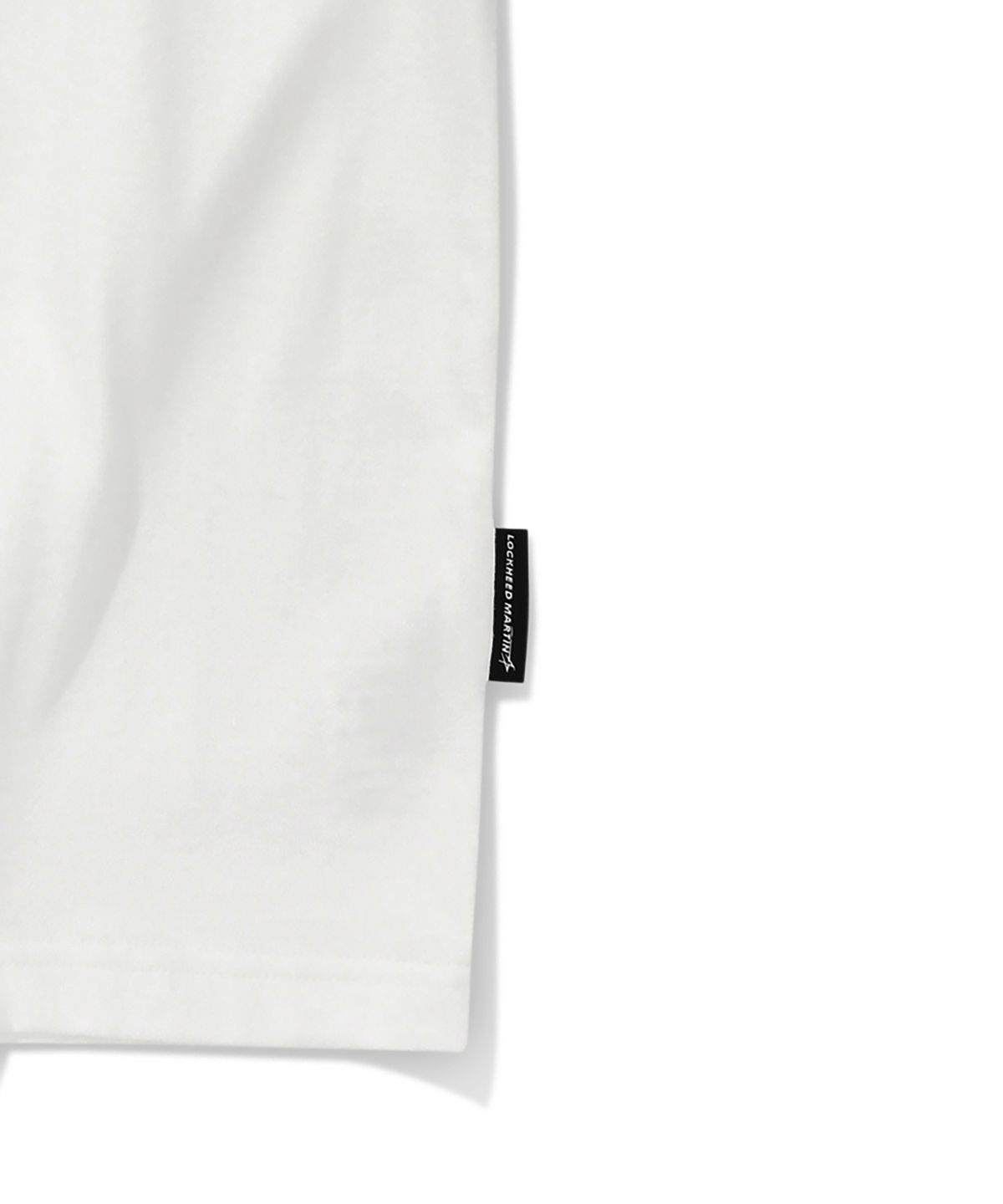 록히드마틴(LOCKHEED MARTIN) DOTS GRAPHIC PRINTED TS (L41UTS091OWH)