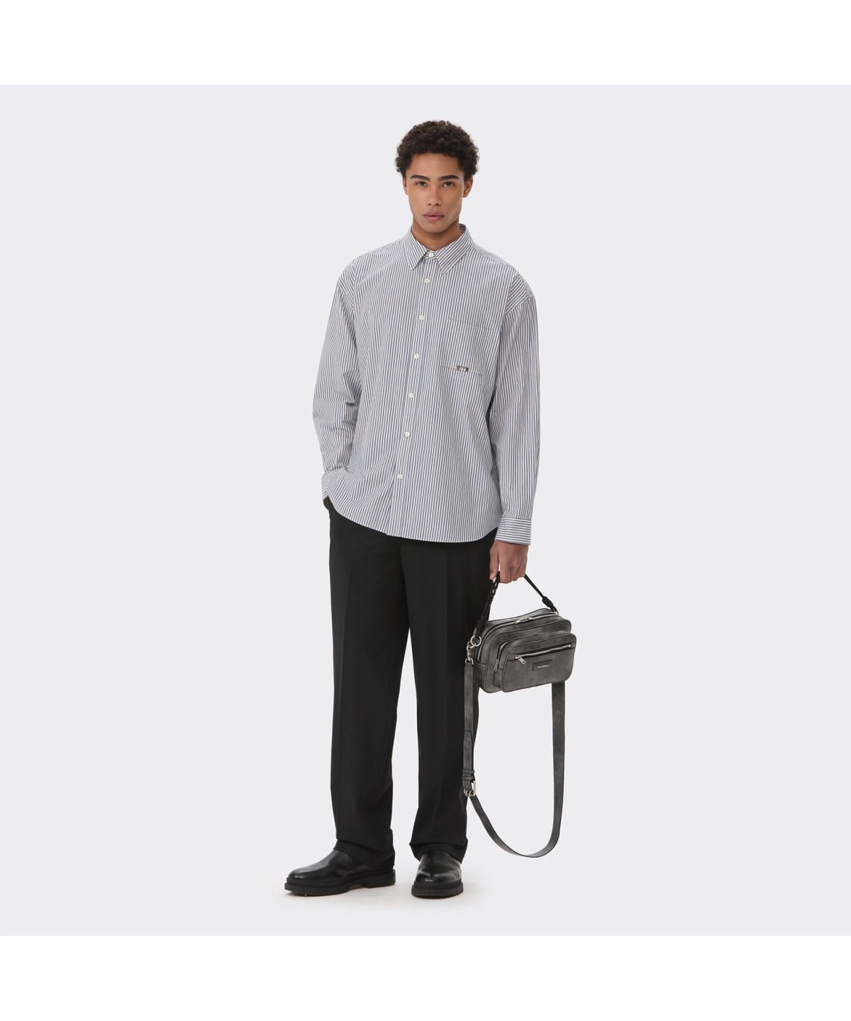 커스텀멜로우(CUSTOMELLOW) Blue Oversized Fit Stripe Shirt CWSAM26206BUX