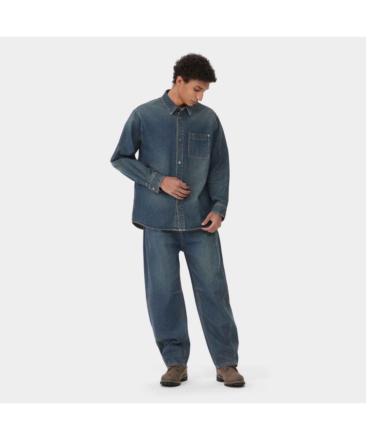 커스텀멜로우(CUSTOMELLOW) Blue Regular Fit Pocket Detail Denim Shirt CWSAM26223BUX