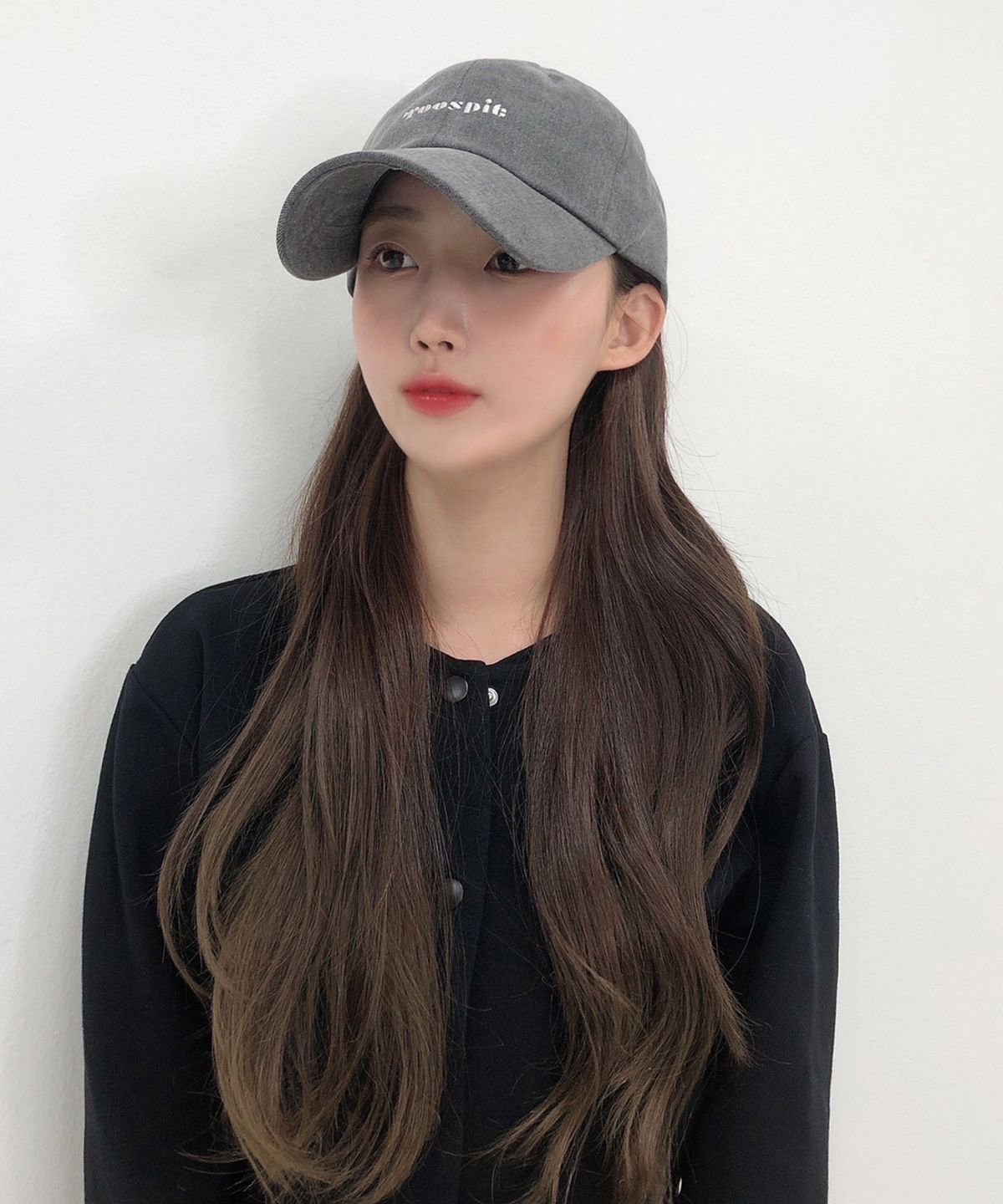 투에스핏(TOOSPIT) 피그먼트 레터링 자수 볼캡 (그레이)
