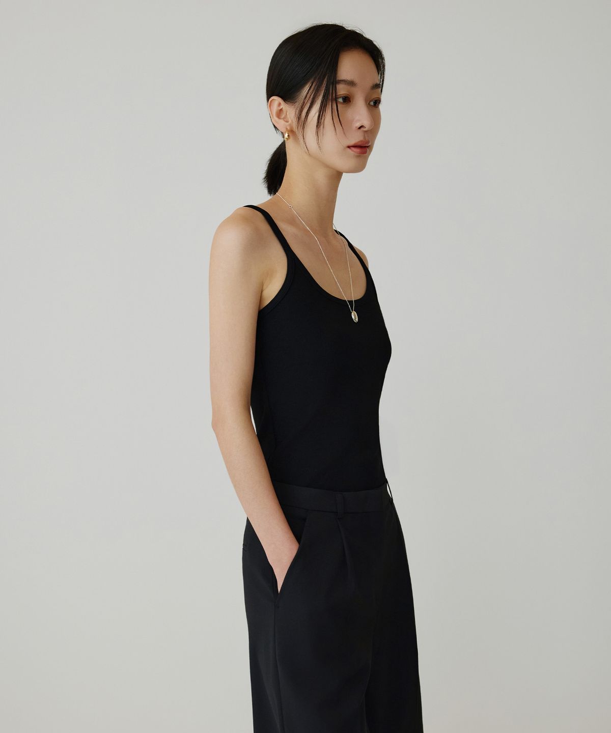 시야쥬(SIYAZU) SITP5270 컴포트 U넥 나시탑_Black