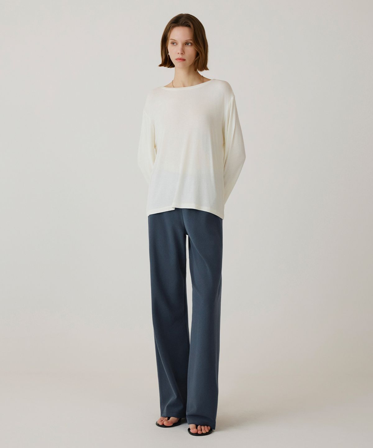 시야쥬(SIYAZU) SITP5253 실키 루즈 핏 티셔츠_Ivory