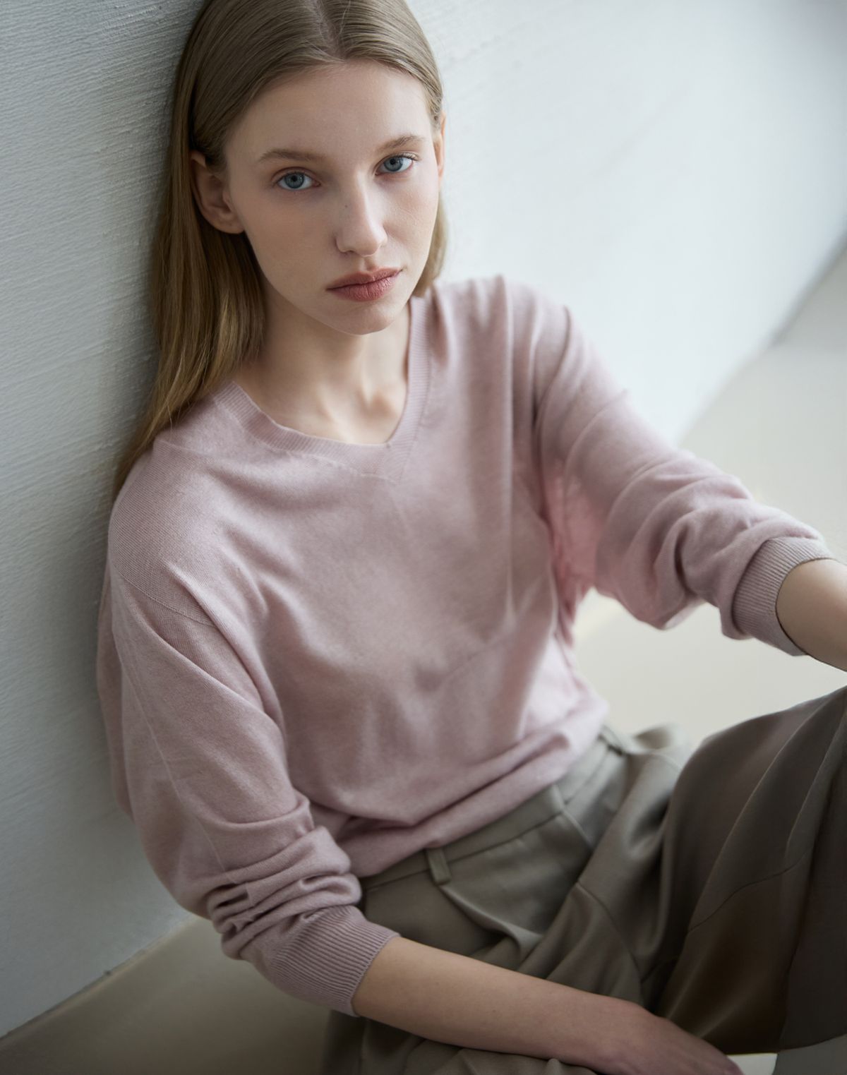 누토프(NUTOFFE) Wholegarment Wool V-Neck Knit_Pink