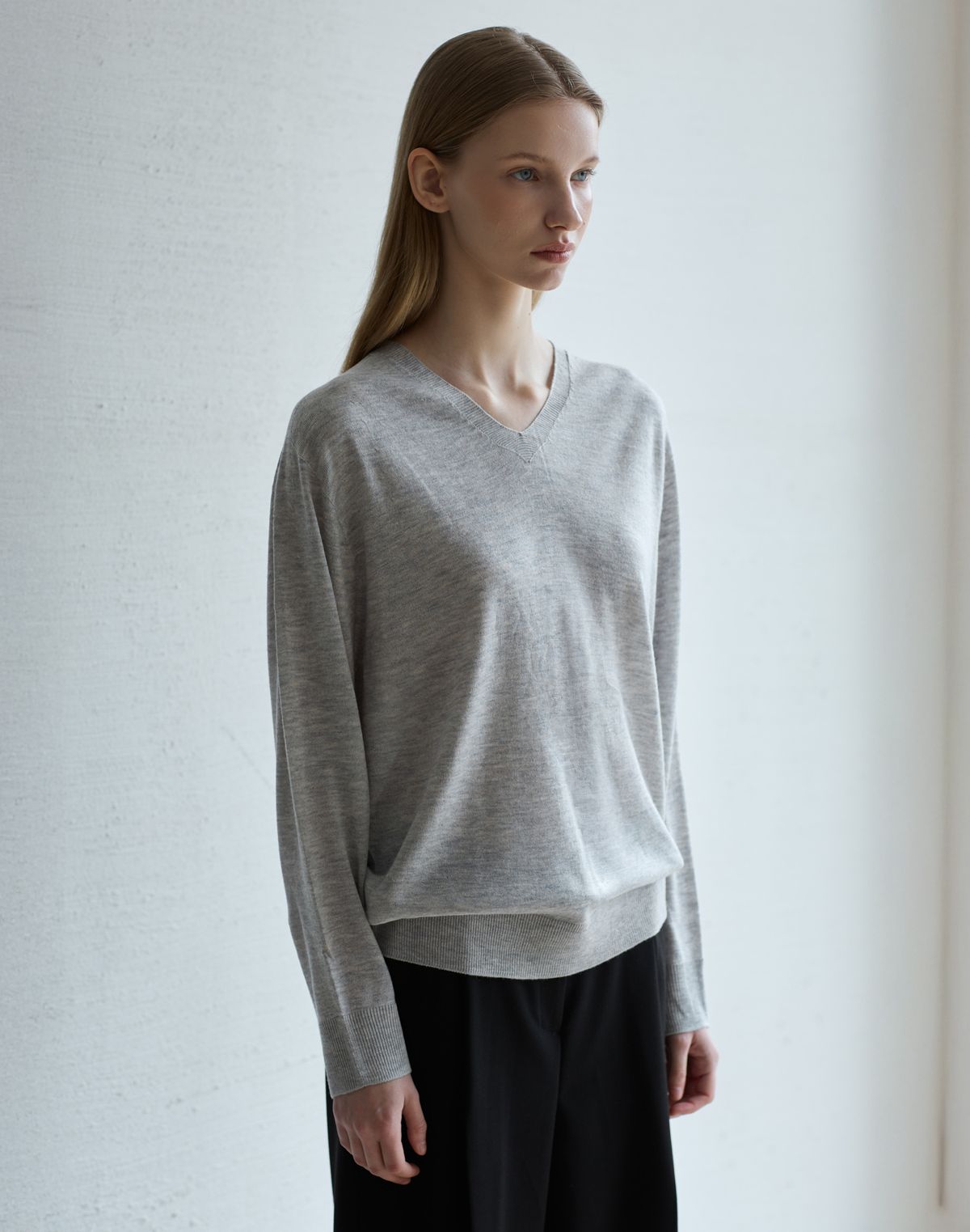 누토프(NUTOFFE) Wholegarment Wool V-Neck Knit_Gray