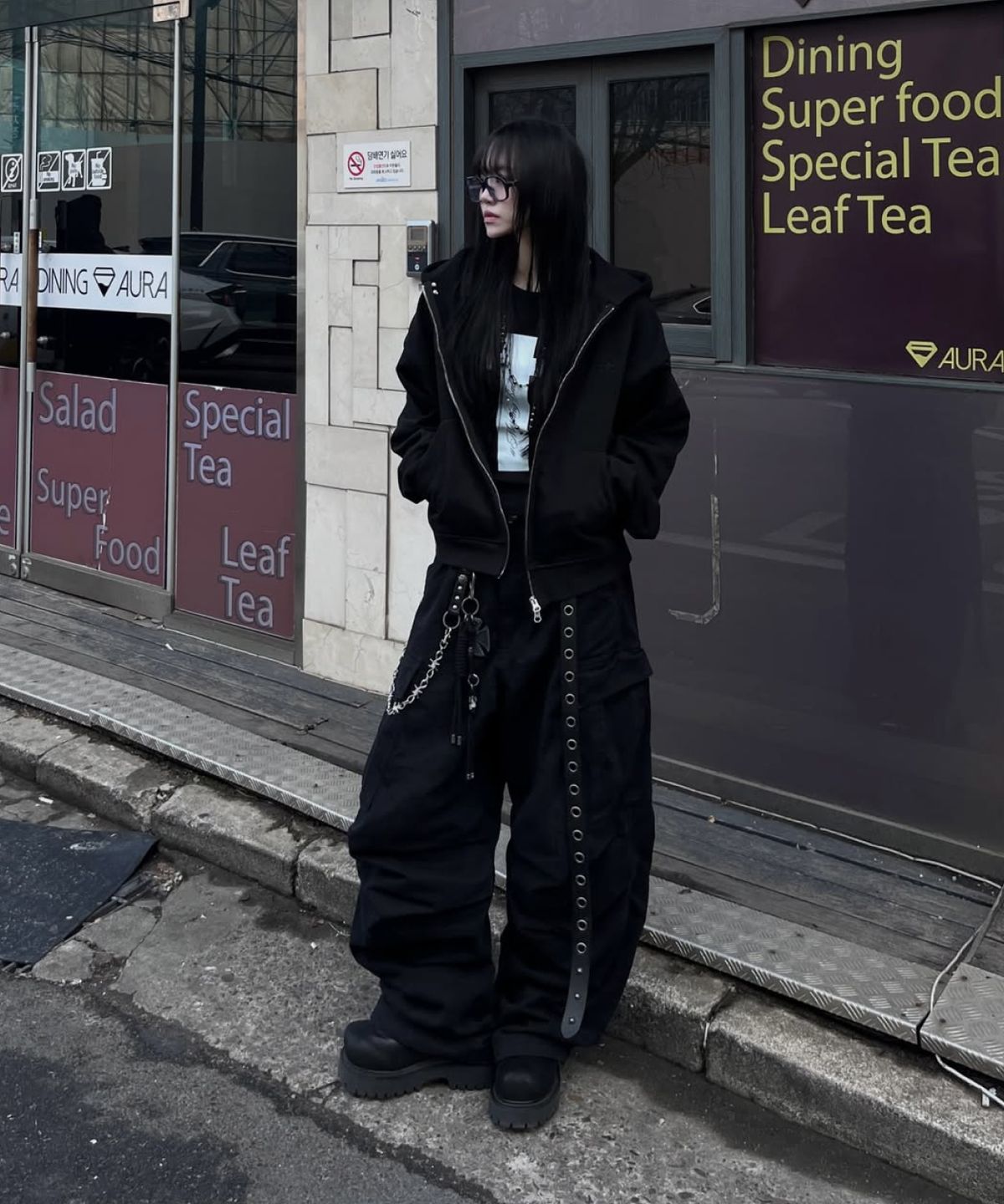 이즈룸(IZROOM) 무스탕 크로스 슬림핏 롱슬리브 (블랙)