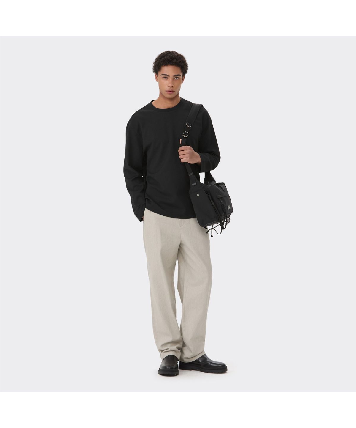 커스텀멜로우(CUSTOMELLOW) Black Woven T-shirt CWTAS26212BKX