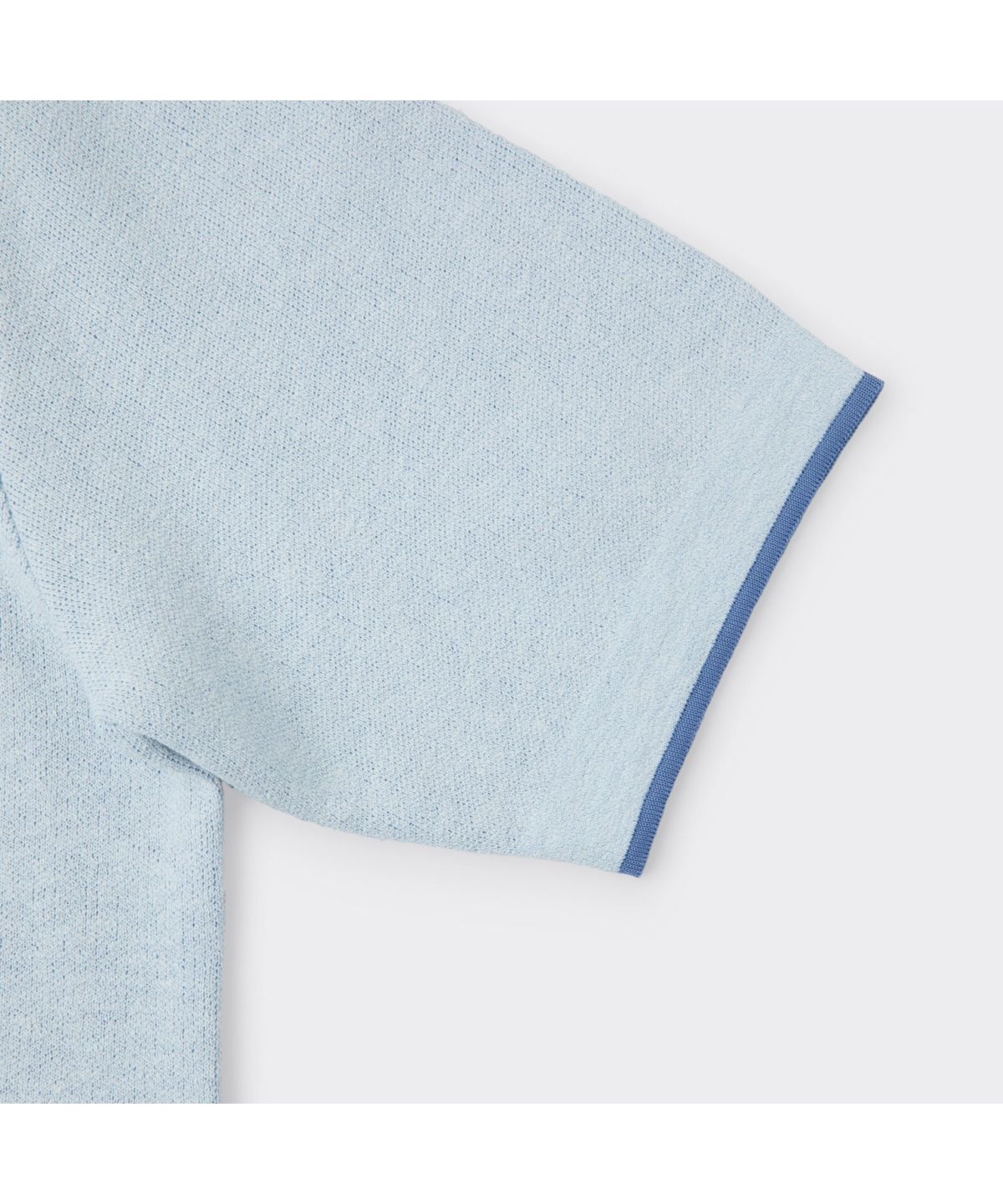커스텀멜로우(CUSTOMELLOW) Blue Two-Tone Half Round Neck Sweater CWWAM26422BUX