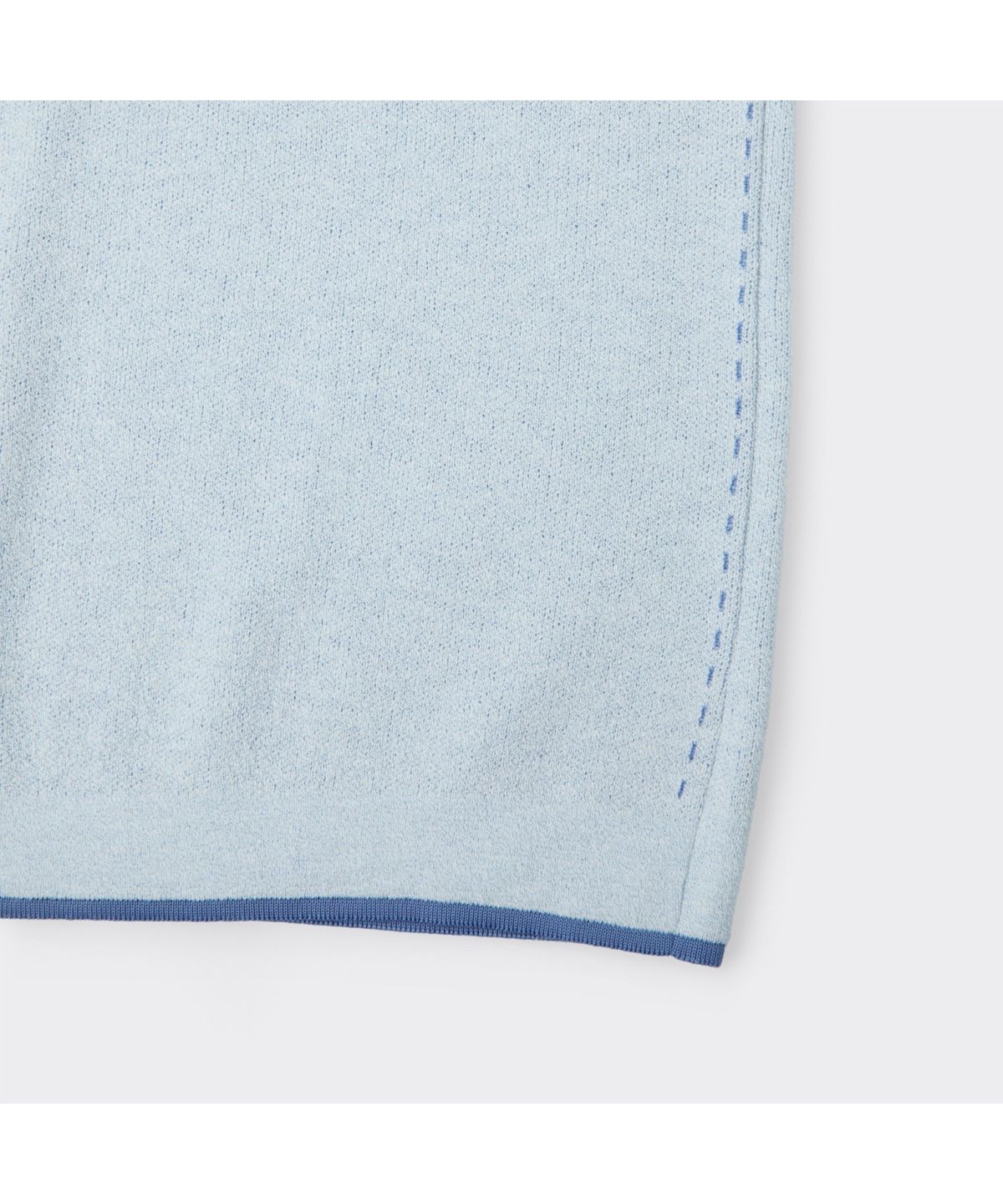 커스텀멜로우(CUSTOMELLOW) Blue Two-Tone Half Round Neck Sweater CWWAM26422BUX