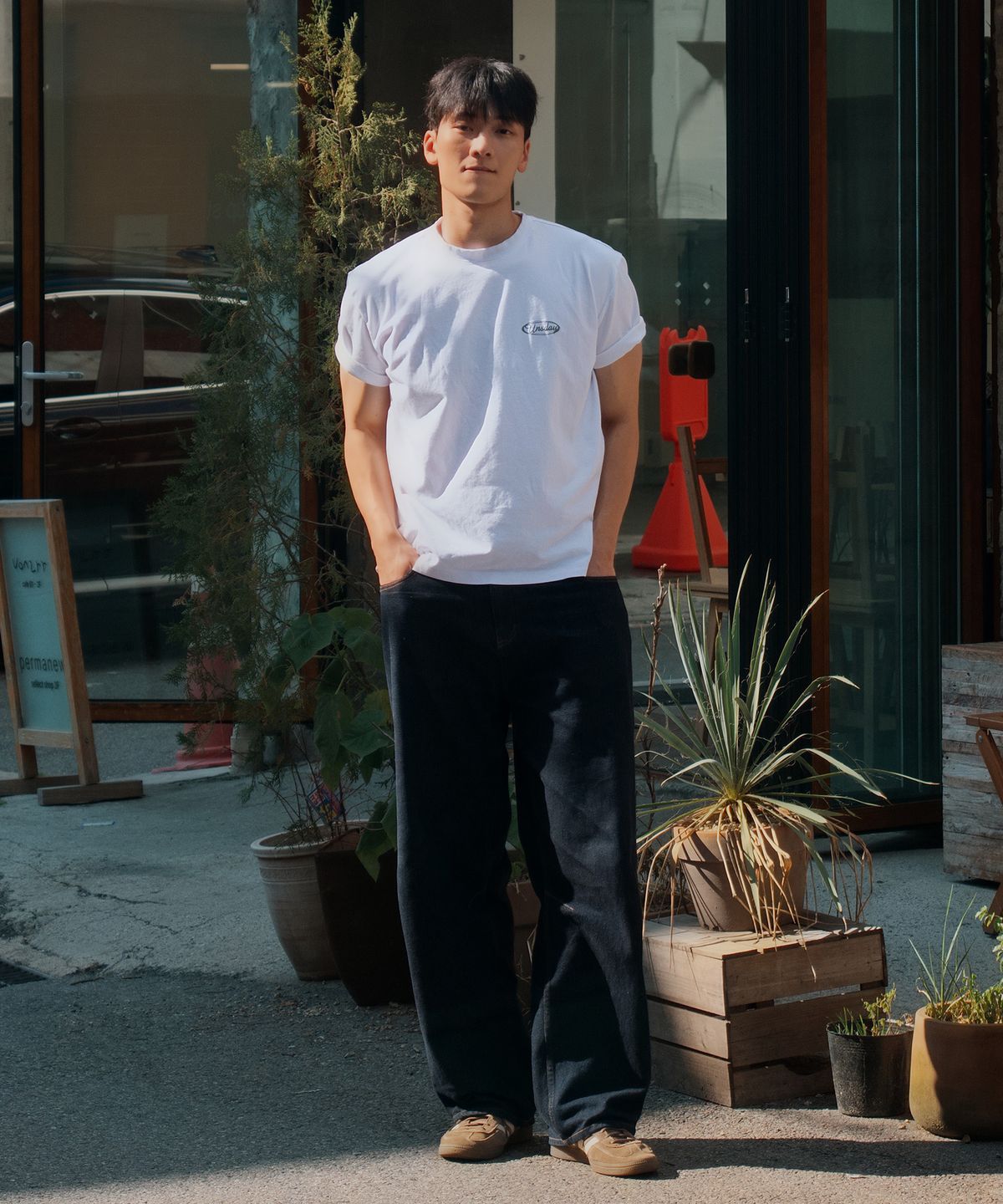 마인드브릿지(MINDBRIDGE) [UNS]에어쿨_그래픽 세미 오버핏 반팔 티셔츠 - 2color