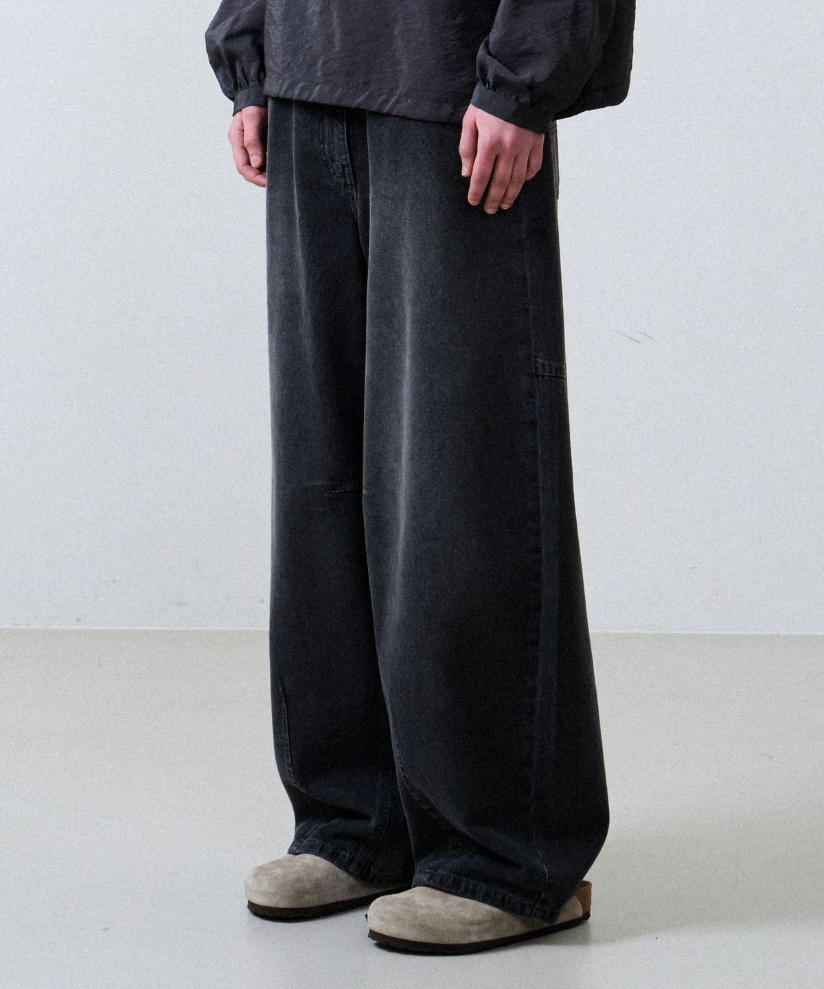 힐리먼트(HELEMENT) 여성 코쿤 와이드 데님 팬츠 (BLACK)